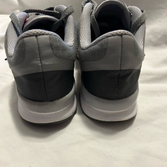 Nike Training sneakers, gray and pink, women’s size 9.5 - Picture 2 of 7